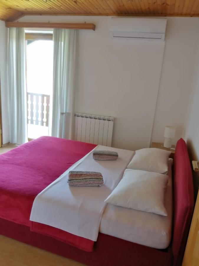 Guesthouse Zafran 스몰리야나크 외부 사진